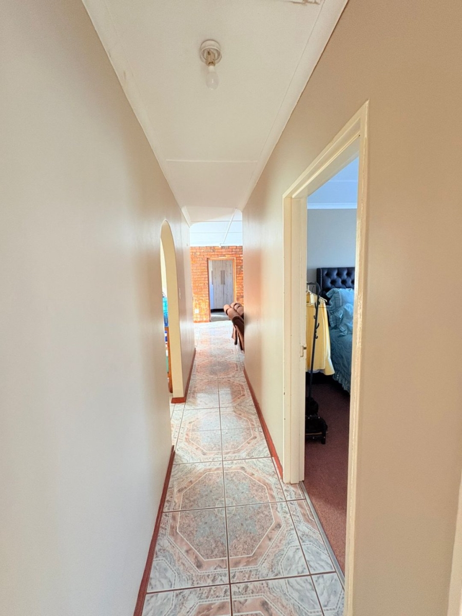 4 Bedroom Property for Sale in Sunnyridge Eastern Cape